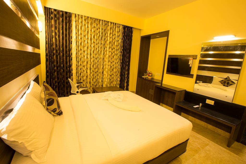 Hotel Radha Prasad Ероде Стая снимка