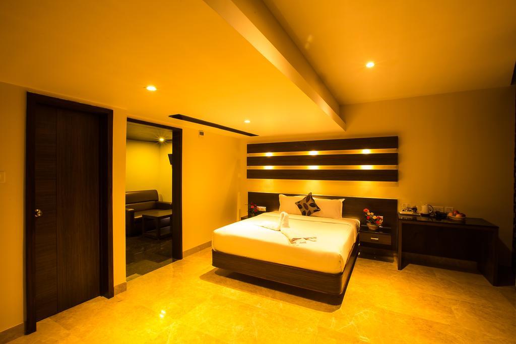 Hotel Radha Prasad Ероде Стая снимка