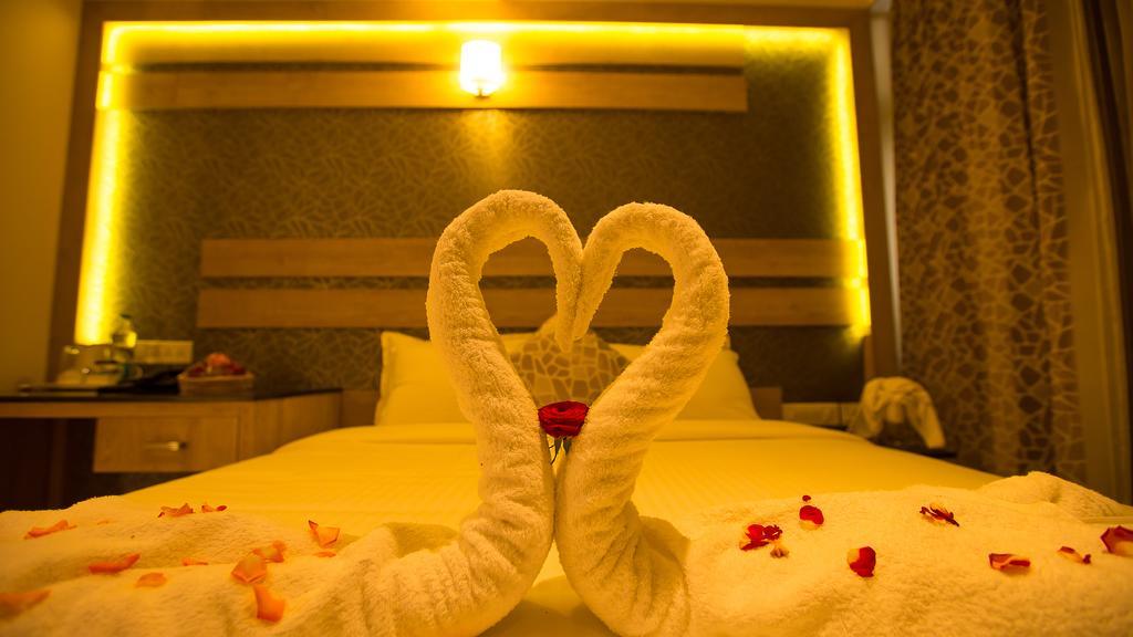 Hotel Radha Prasad Ероде Екстериор снимка
