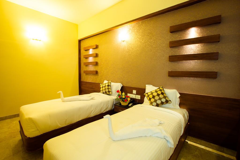 Hotel Radha Prasad Ероде Стая снимка