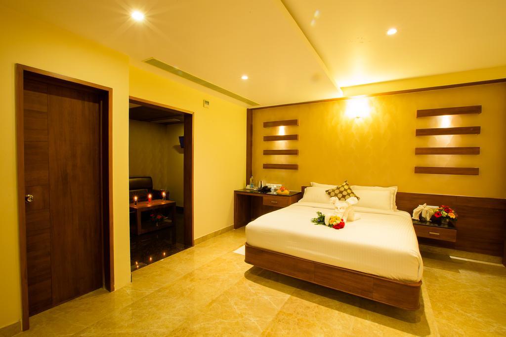Hotel Radha Prasad Ероде Екстериор снимка