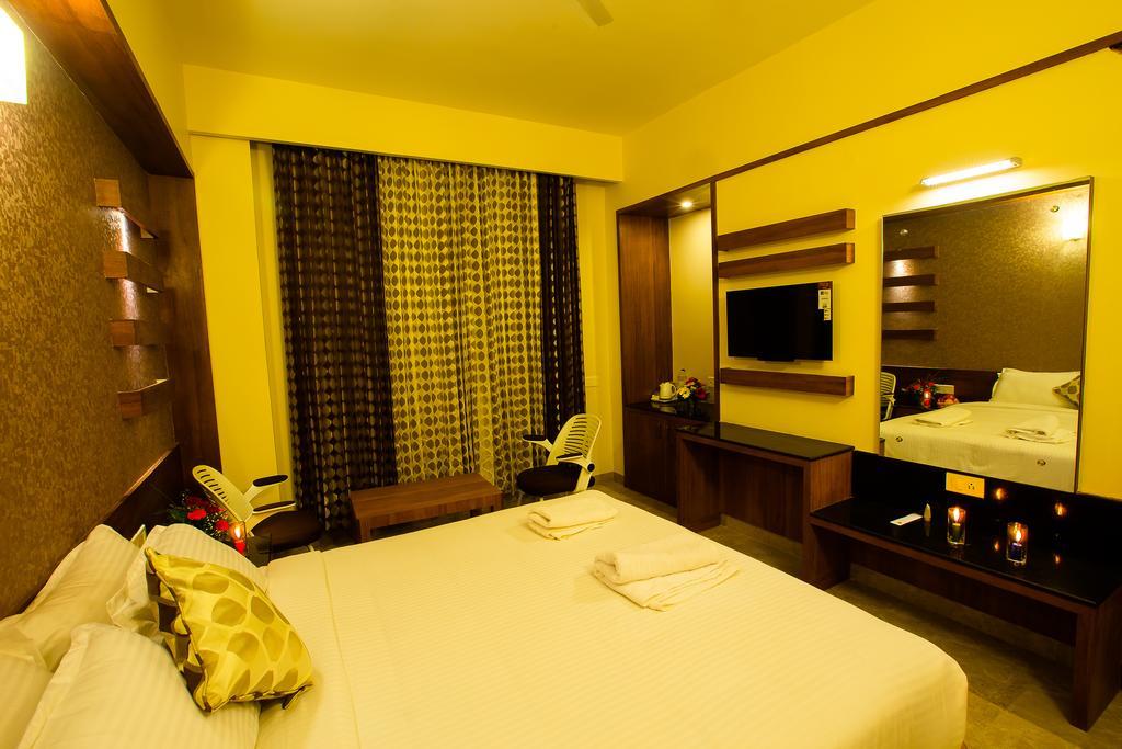 Hotel Radha Prasad Ероде Стая снимка